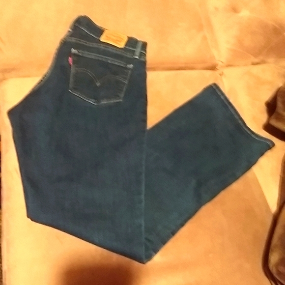 Levi's Curvy Boot Cut Jeans - Picture 3 of 3